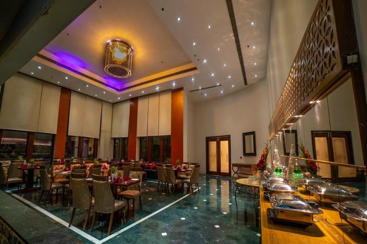 Hotel Ramada By Wyndham Jaipur Jaisinghpura Exterior foto