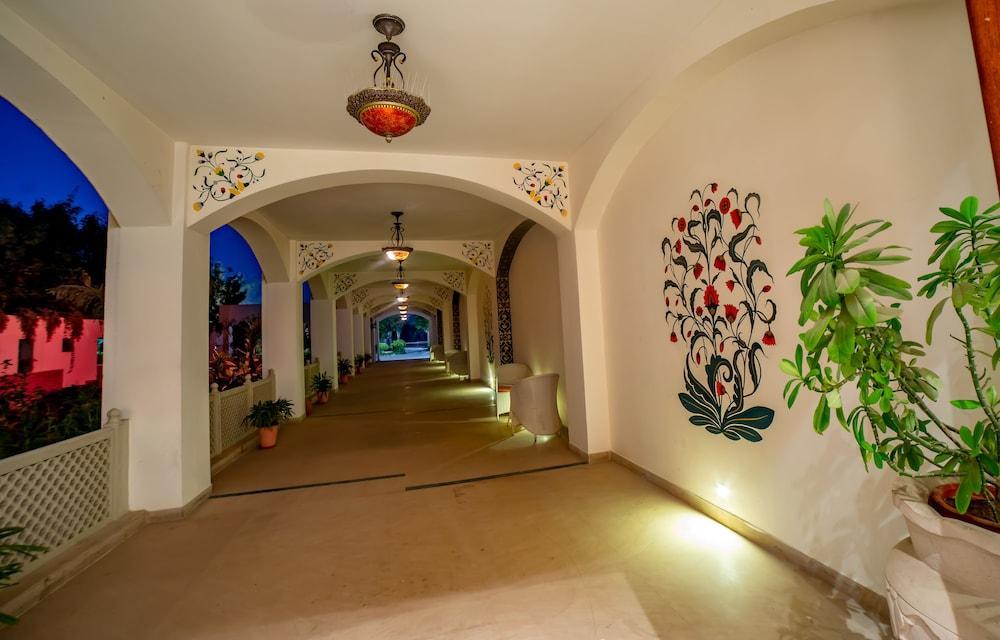 Hotel Ramada By Wyndham Jaipur Jaisinghpura Exterior foto