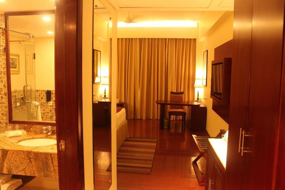 Hotel Ramada By Wyndham Jaipur Jaisinghpura Exterior foto