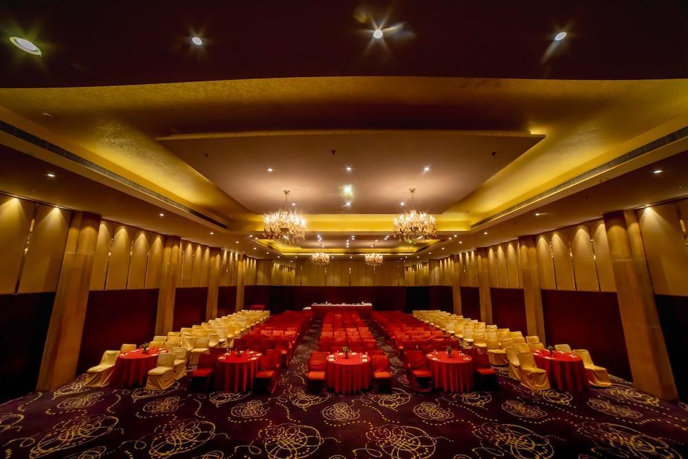 Hotel Ramada By Wyndham Jaipur Jaisinghpura Exterior foto