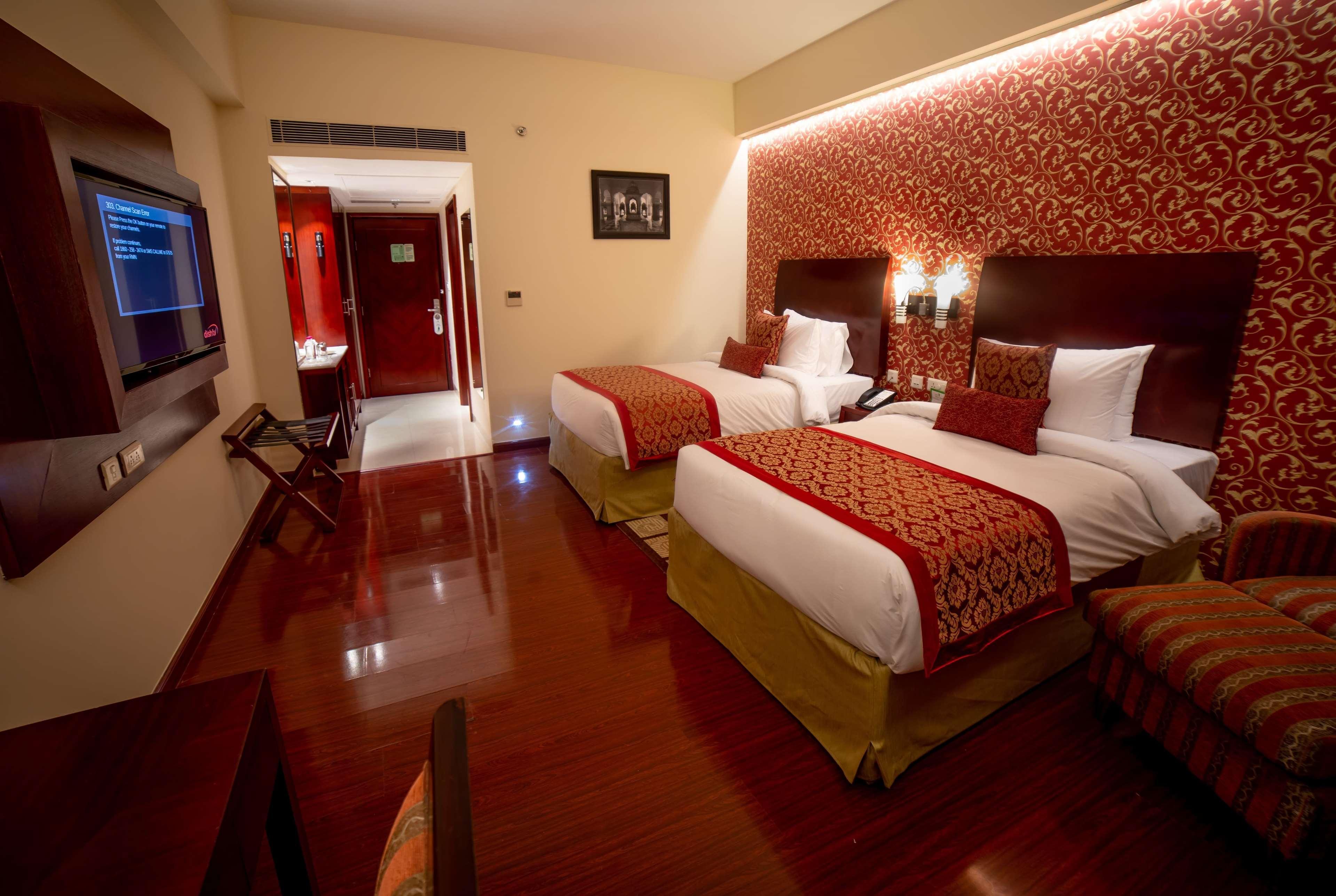Hotel Ramada By Wyndham Jaipur Jaisinghpura Exterior foto